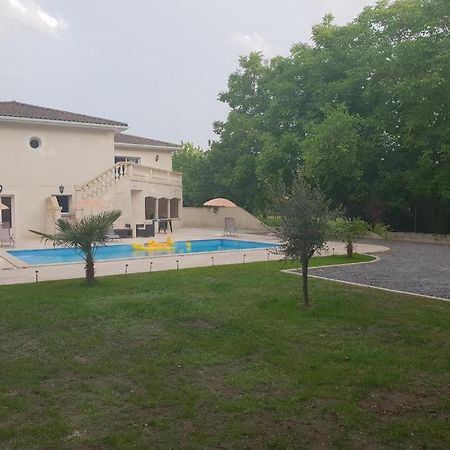 Maison Calme Et Spacieuse Bassens  Bagian luar foto