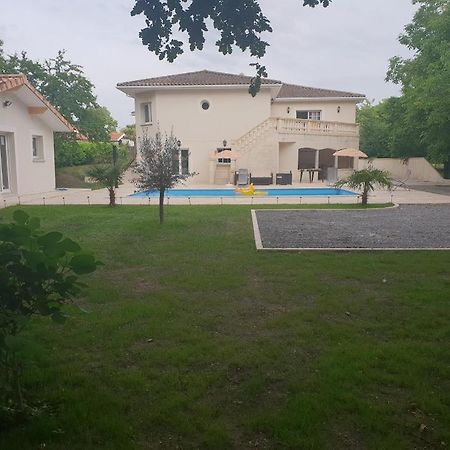 Maison Calme Et Spacieuse Bassens  Bagian luar foto