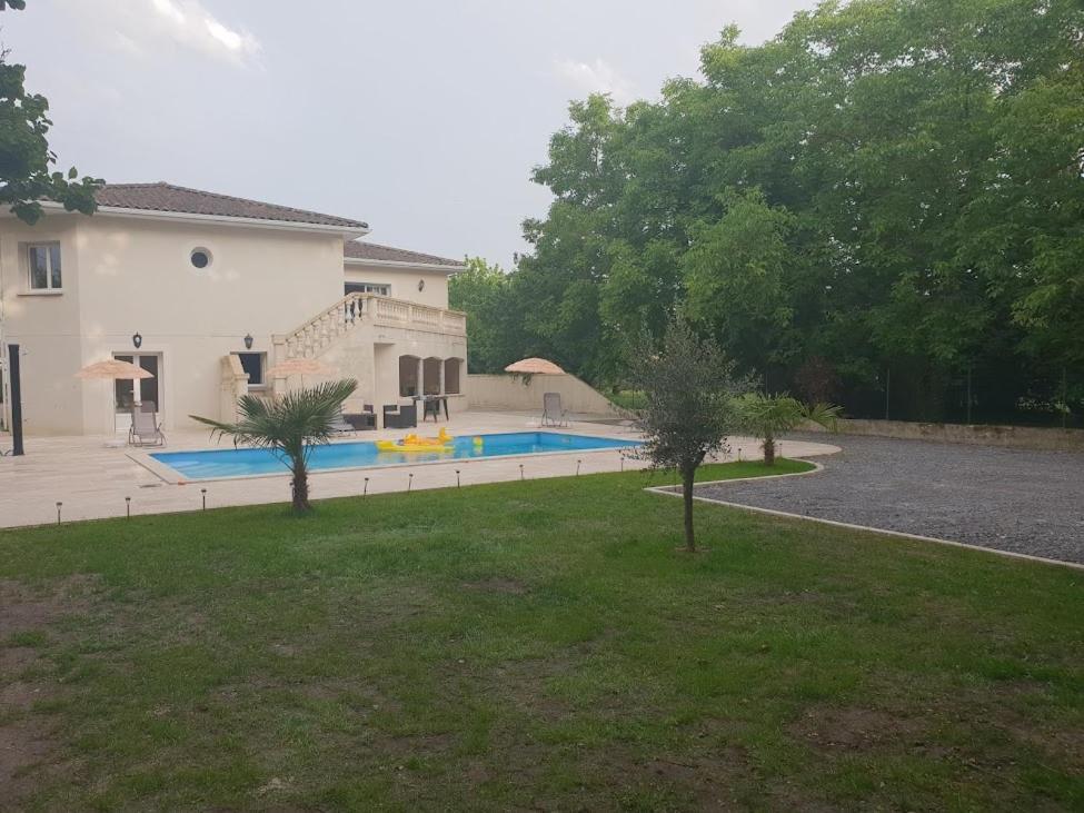 Maison Calme Et Spacieuse Bassens  Bagian luar foto