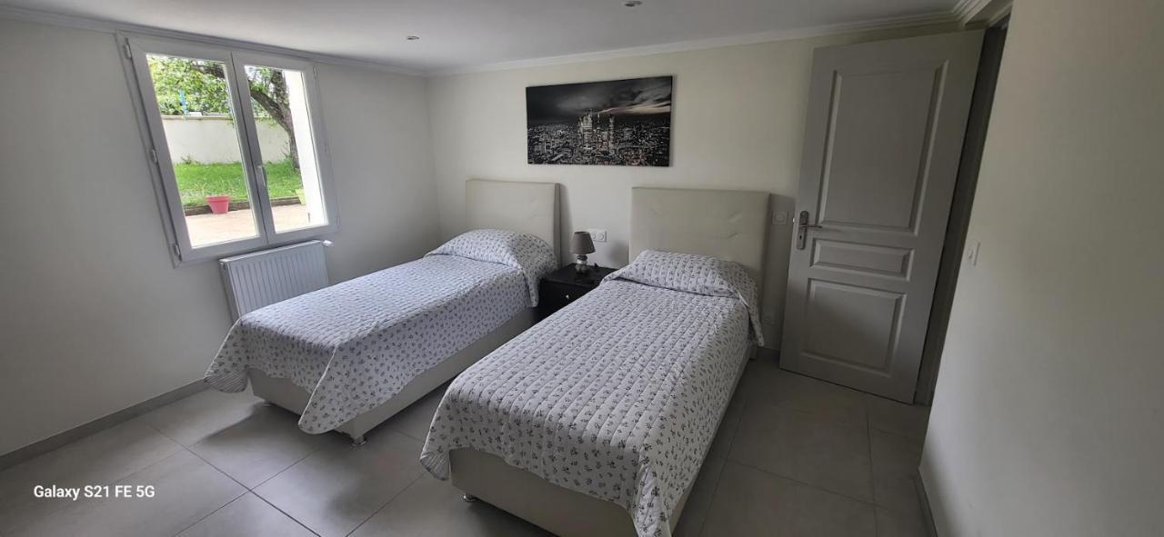Maison Calme Et Spacieuse Bassens  Bagian luar foto